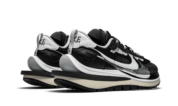 NIKE VAPORWAFFLE SACAI BLACK WHITE