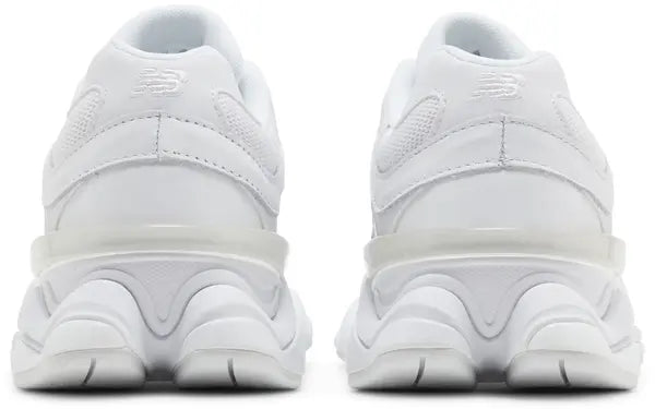 9060 'Triple White'